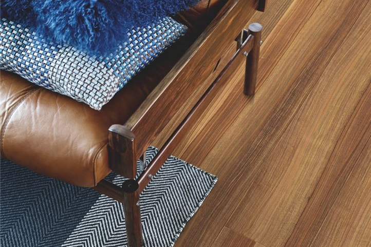 Pergo - Laminated Wooden Flooring -  Modern Plank - Sensation - Refined Walnut