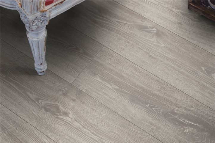 Pergo - Laminated Wooden Flooring -  Long Plank - Autumn Oak