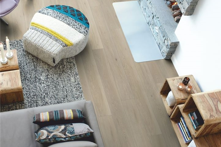 Pergo - Laminated Wooden Flooring -  Long Plank - Romantic Oak