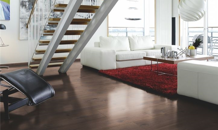 Pergo - Laminated Wooden Flooring -  Long Plank - Chocolate Oak
