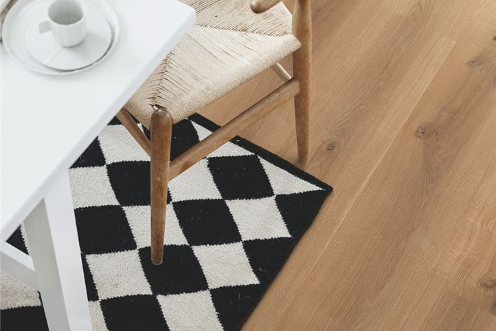 Pergo - Laminated Wooden Flooring -  Domestic Extra Uniclic - Classic Oak