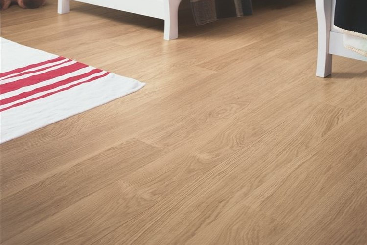 White Varnished Oak Eligna Laminated Wooden Flooring