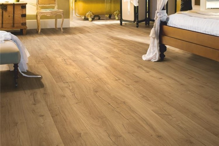 Classic Oak Natural Laminated Wooden Flooring